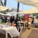 יריד המעסיקים בכיכר המרכזית. צילום: בר אברמוביץ'