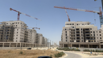 בנייה בשכונת אפיקי נחל באופקים. צילום: עידו קולר