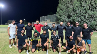 קבוצת הכדורגל של ספיר. "בהתחלה היינו צריכים להביא כדורים מהבית". צילום: סתיו אשר