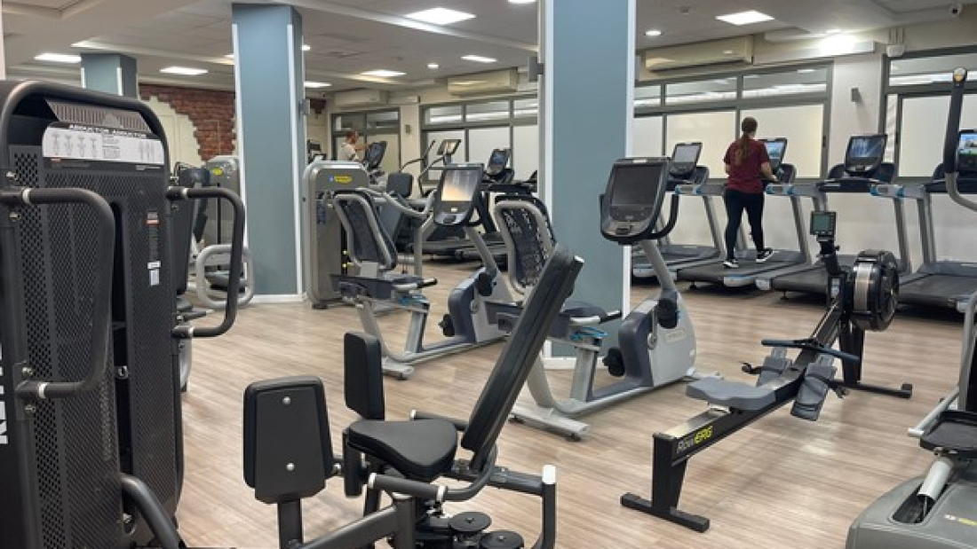 "ספורט קלאב". צילום: שרית ברקן