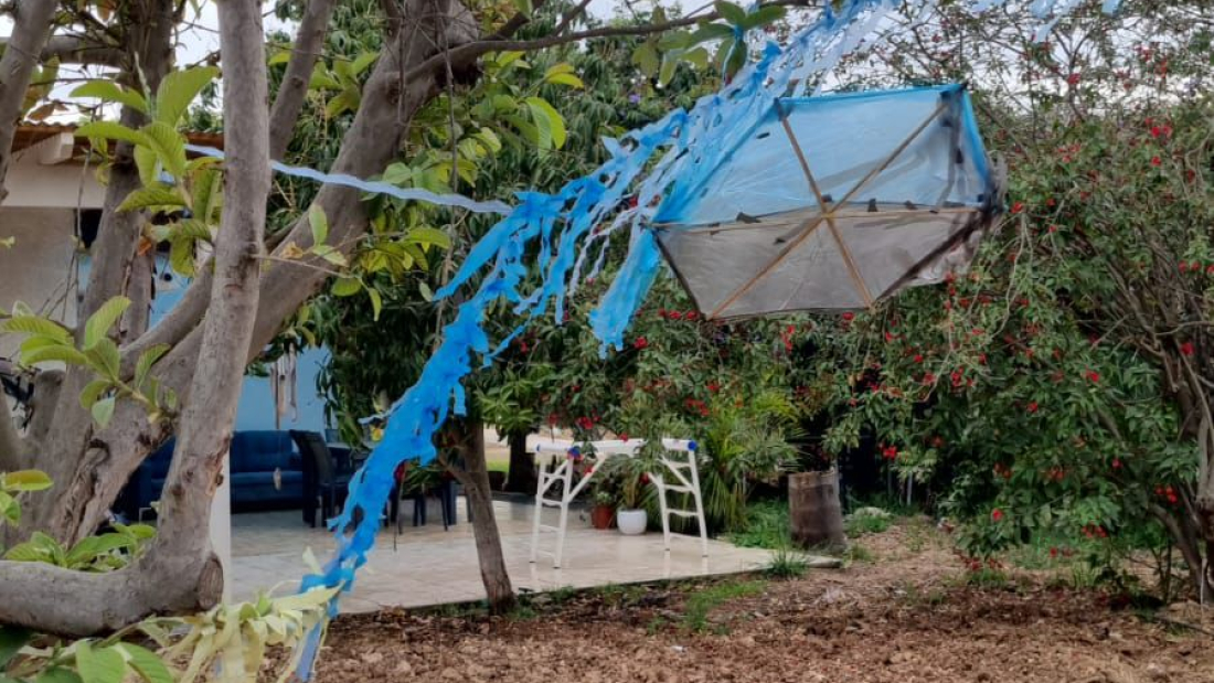 עפיפון שנחת בקיבוץ. צילום: באדיבות דוברות נחל עוז